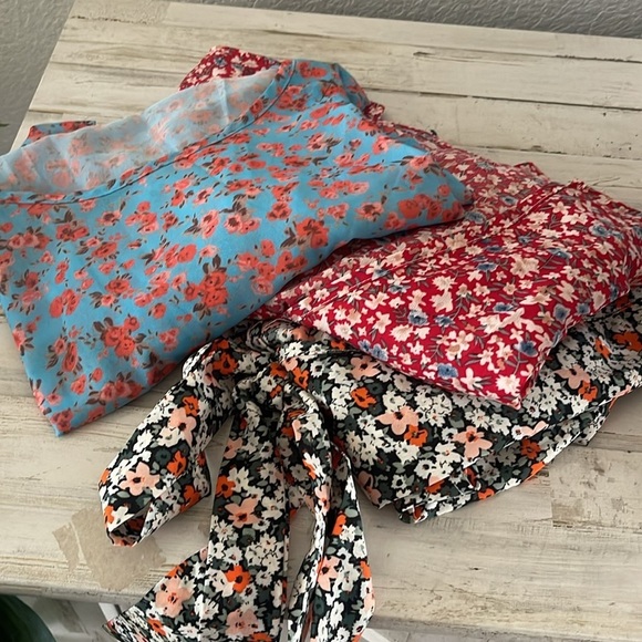 Lot of Three Shein XL Floral Blouses. - Picture 2 of 13